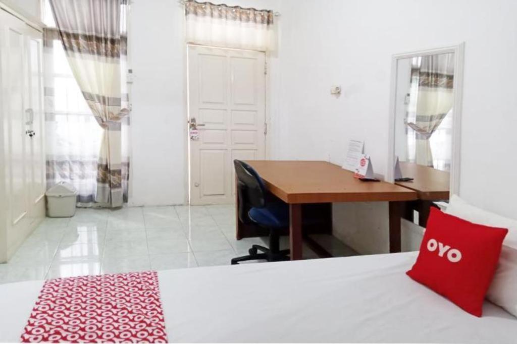 OYO 3741 Mutiara Syariah 1 Hotel Mataram Luaran gambar