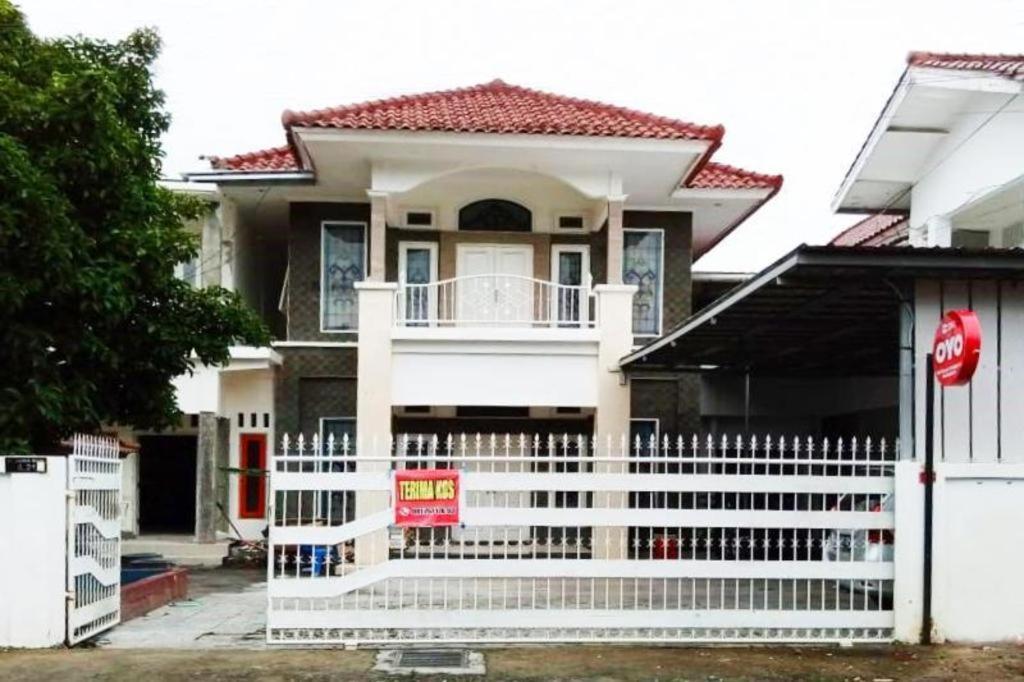 OYO 3741 Mutiara Syariah 1 Hotel Mataram Luaran gambar